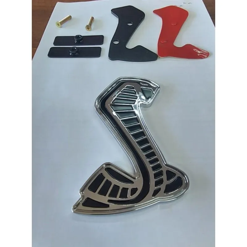 Emblém a logo Cobra do masky chladiče Ford Mustang GT500