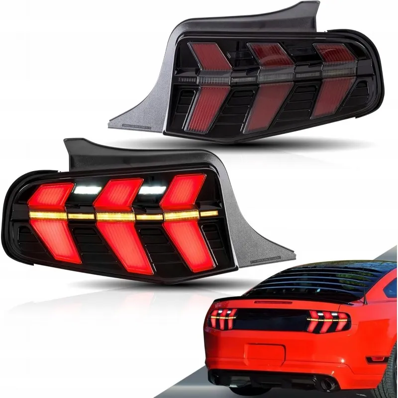 Zadní LED světla VLAND, levé a pravé, se žlutými směrovkami pro Ford Mustang 2010-12