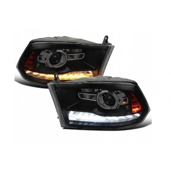 Sada evropských světlometů pro Dodge Ram od roku 2013, pravý + levý kus, černá optika, bílé LED denní svícení